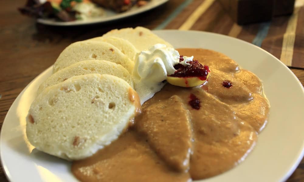 Svíčková na smetaně (Lendenbraten in Sahnesauce)