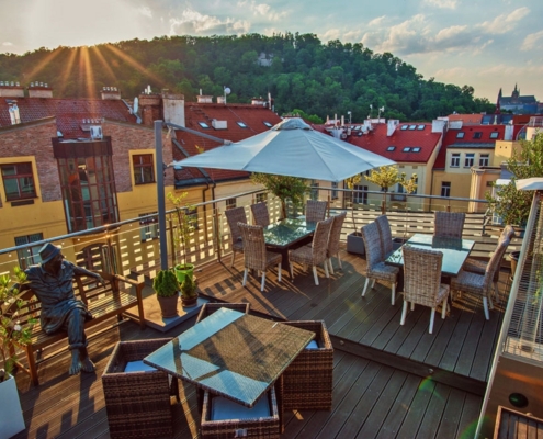 Hotel Julian in Prag: Dachterrasse